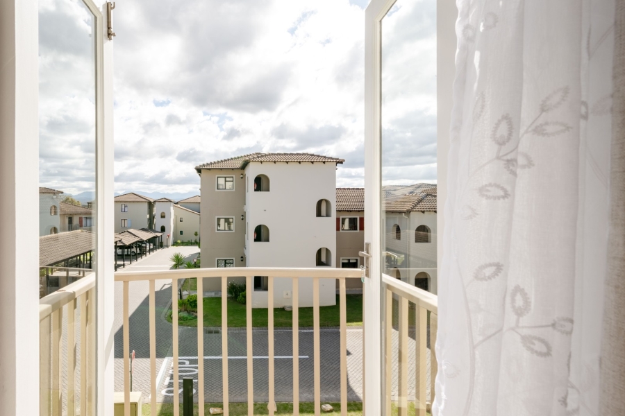 2 Bedroom Property for Sale in Bowtie Western Cape